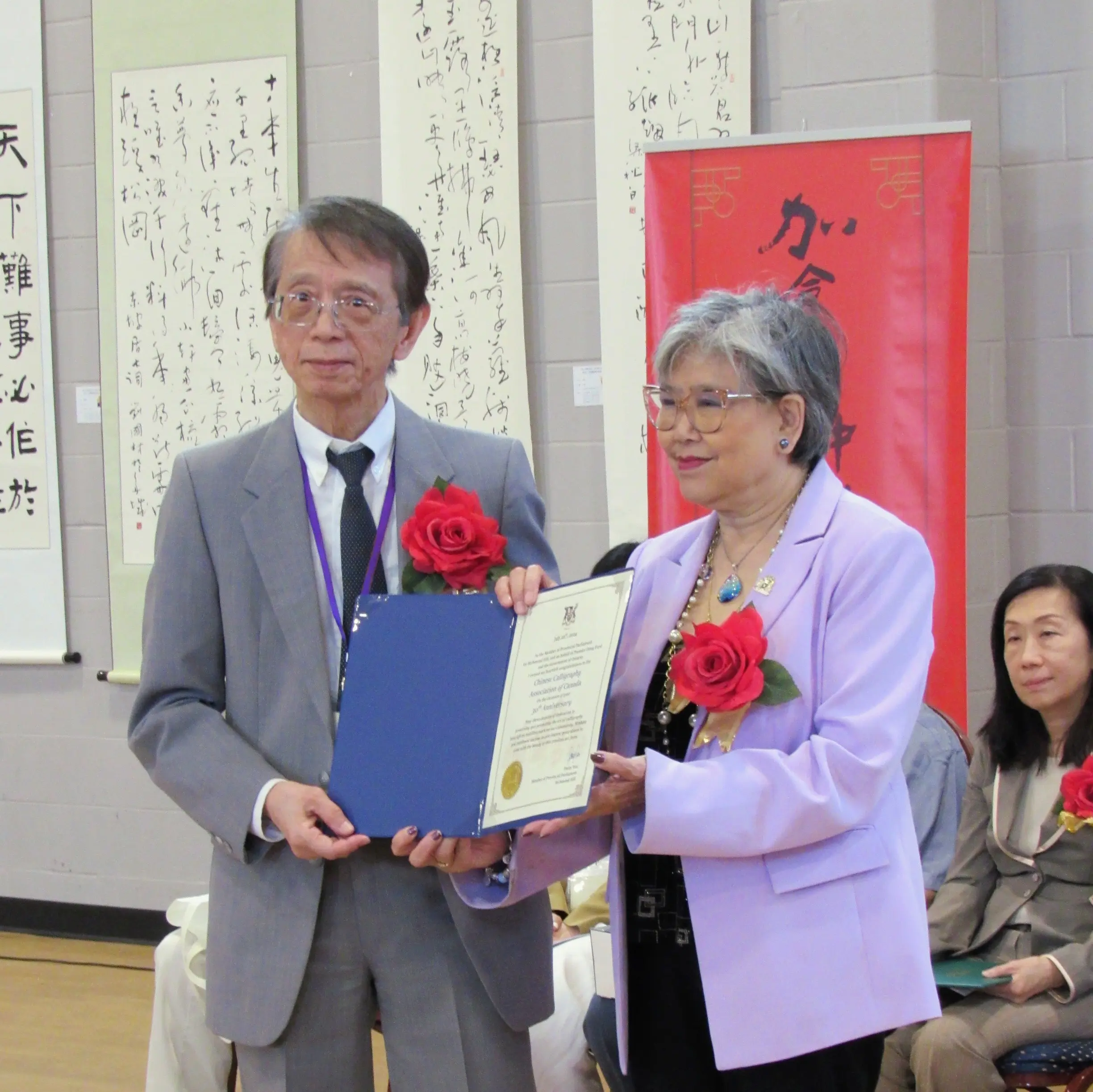 CCAC-30th-anniversary-exhibition-opening-ceremony-MMP-Daisy-Wai-presented-greeting-letter-to-president-Hung