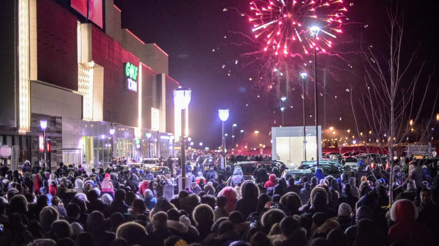 DownTown_Markham_New_Year_eve_firework