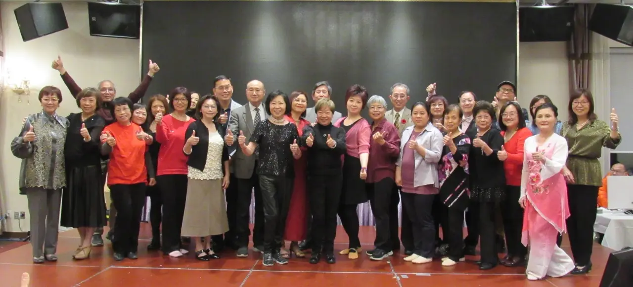 Julia_Wong_&_Friends_and_The_Opera_One_Association_charity_gala_director_volunteers_and_performers_group_picture