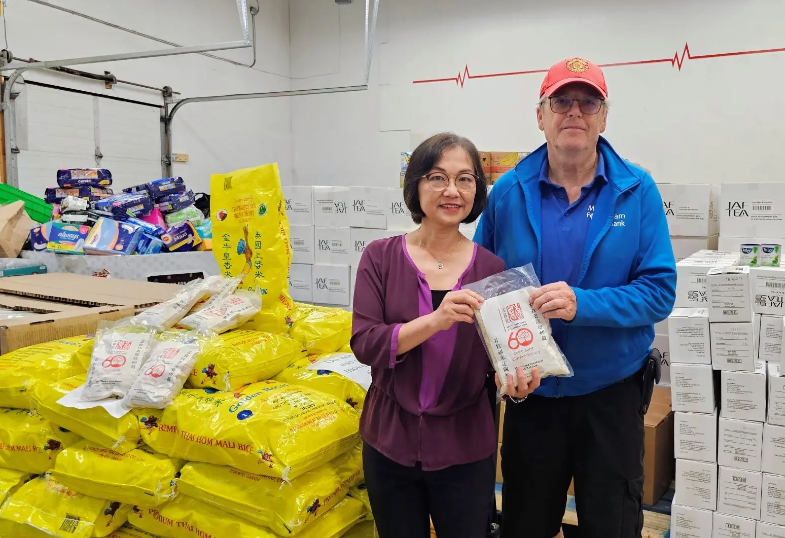 Mon_Sheong_Charity_Rice_to_Markham_Food_Bank