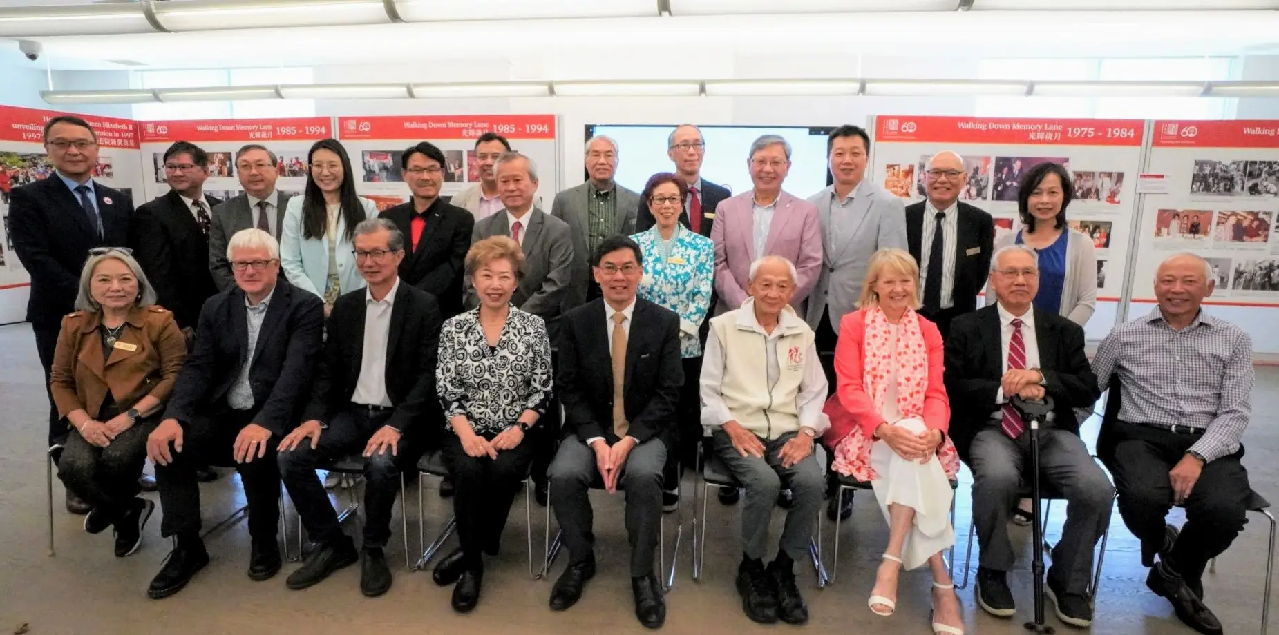 Mon_Sheong_60th_anniversary_photo_exhibition_opening_ceremony_guests_and_rep._group_picture