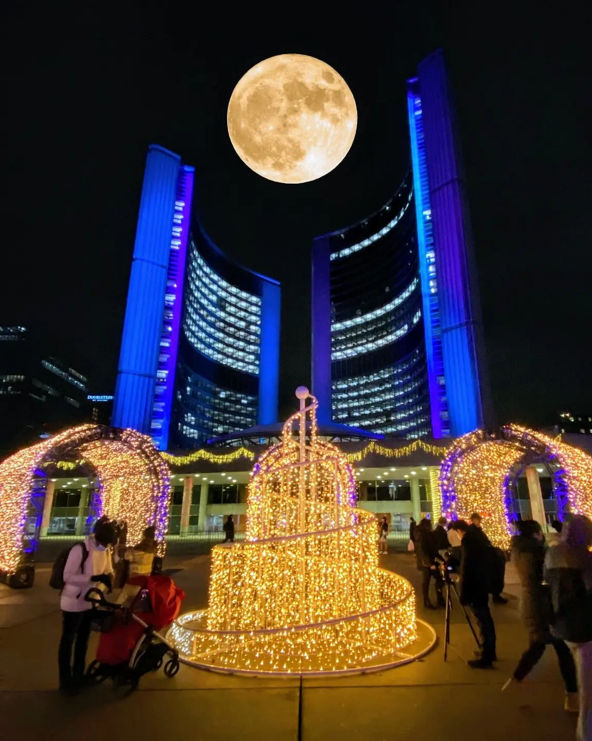 Greater_Toronto_2024_lighting_and_parade_events_Toronto_light_displays