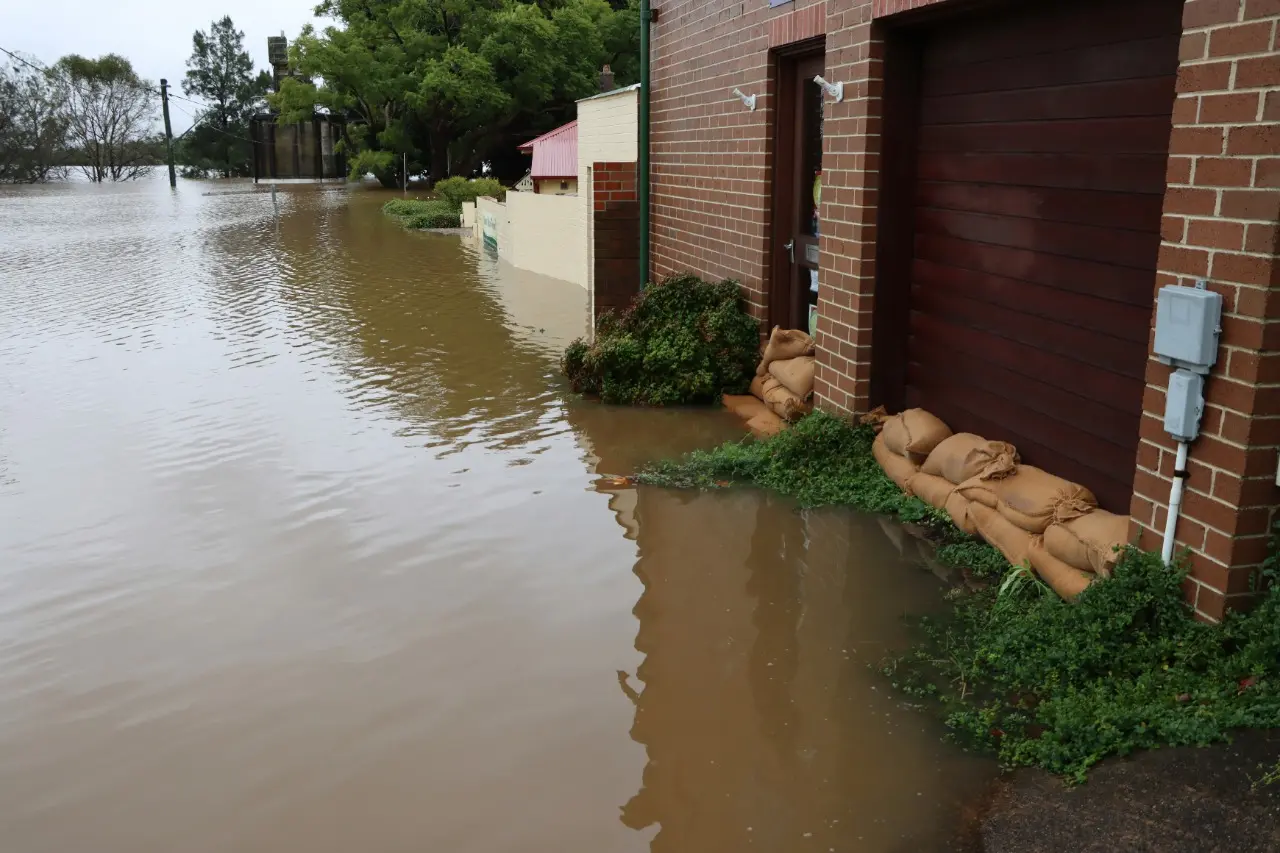 house-flooding-garage