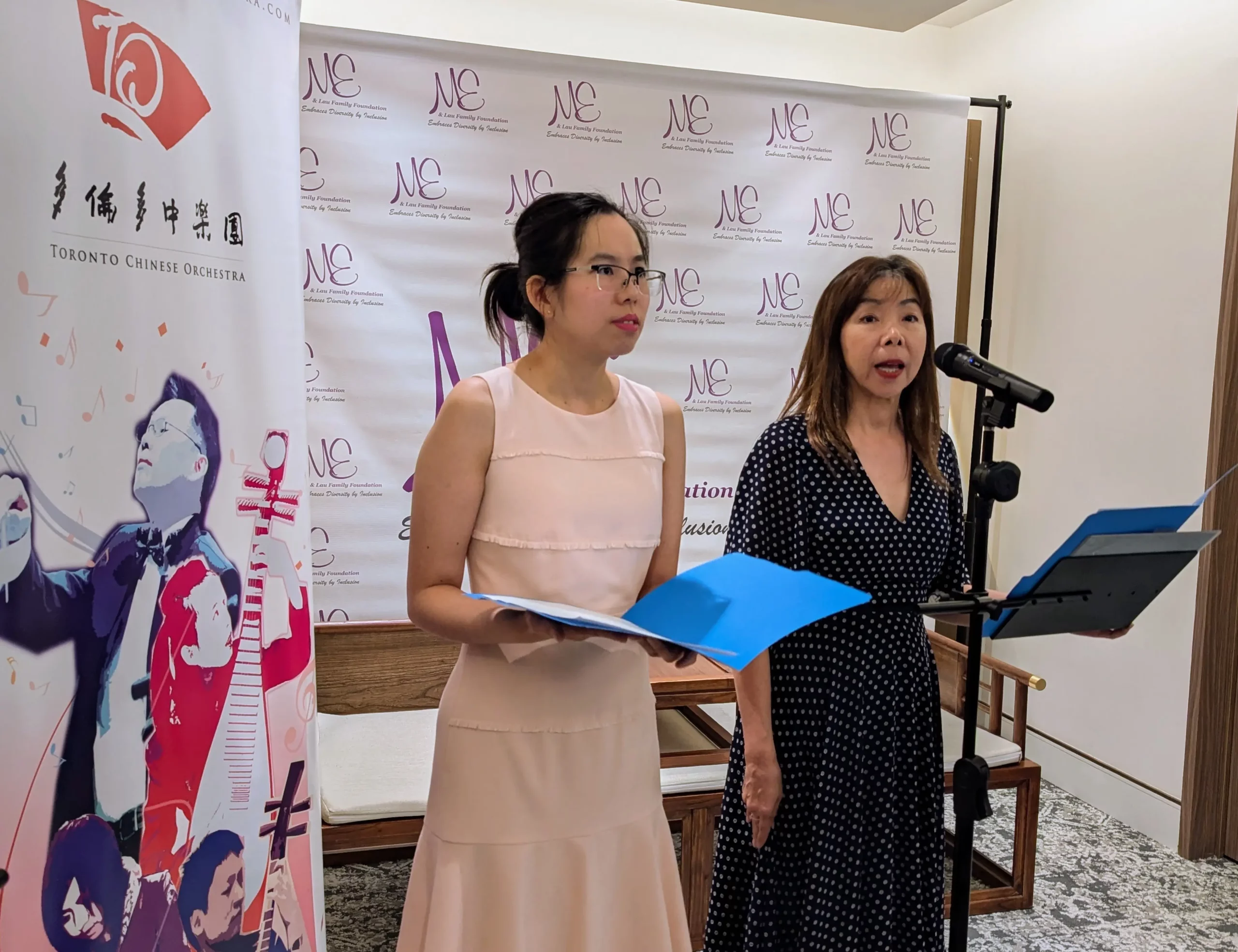 String-Music-and-Art-Exb.-press-conference-Janet-Cheng-and-her-daughter